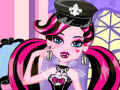 Draculaura Summer Travel Makeover